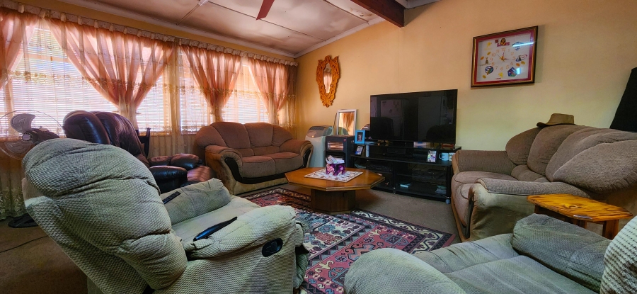 8 Bedroom Property for Sale in Baillie Park North West